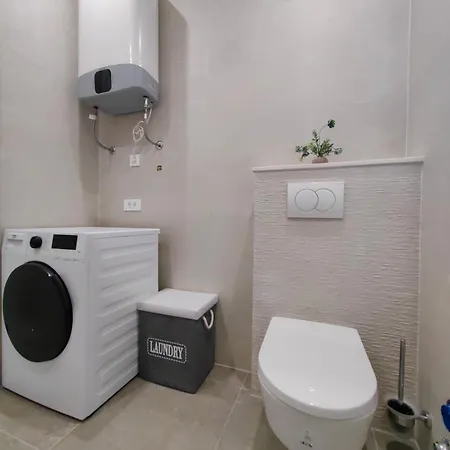 Relax And Enjoy Split